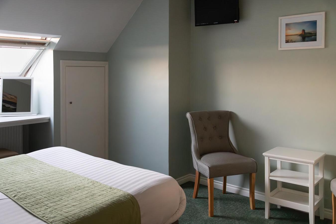 The Pipers Rest Hotel Doolin Bagian luar foto
