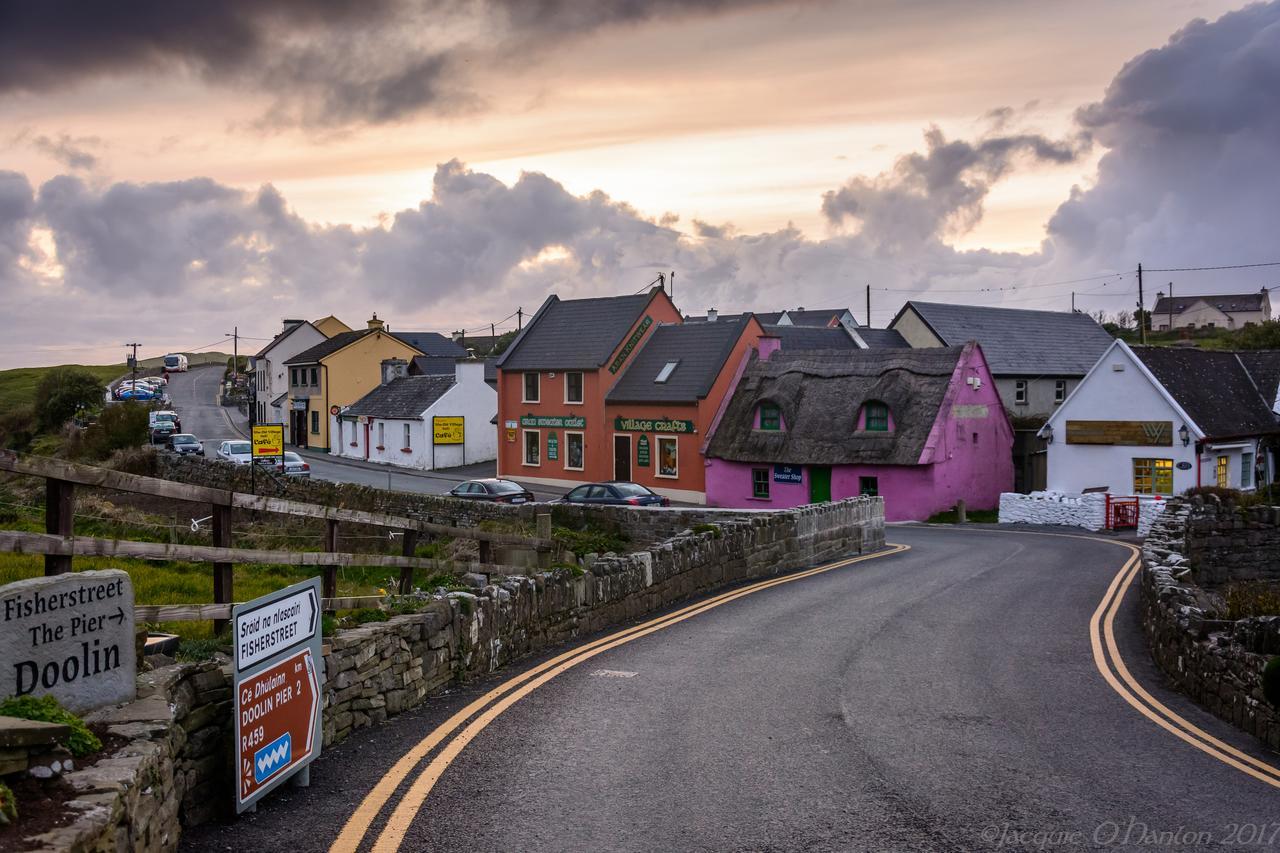 The Pipers Rest Hotel Doolin Bagian luar foto